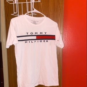 TOMMY HILFIGER t-shirt big boys size L/16-18